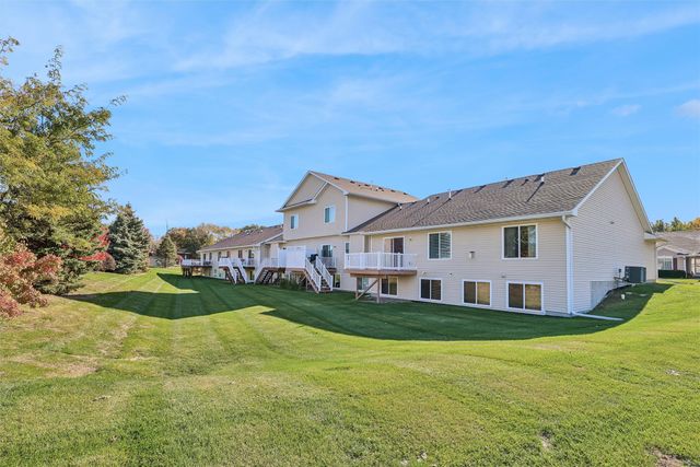 10037 Bayern Lane, Johnston, IA 50131