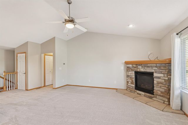 10037 Bayern Lane, Johnston, IA 50131