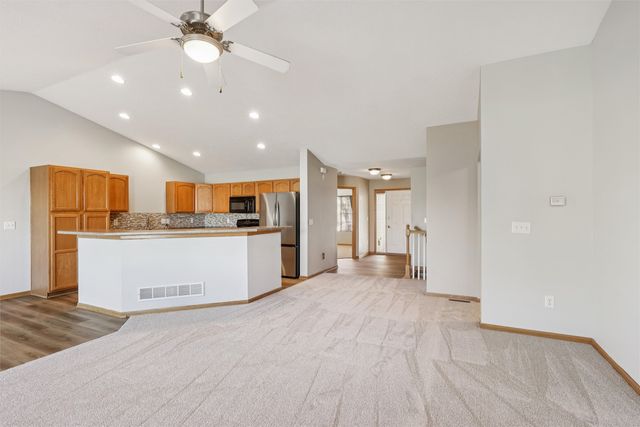 10037 Bayern Lane, Johnston, IA 50131