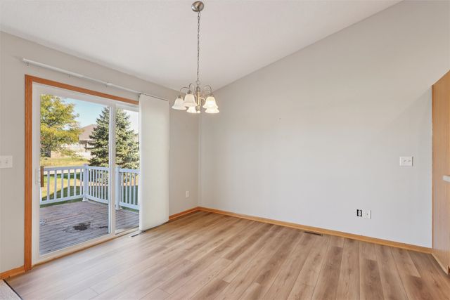 10037 Bayern Lane, Johnston, IA 50131