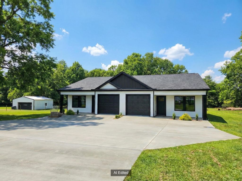 72 Blackstock Road, Inman, SC 29349