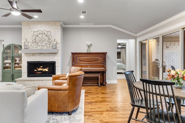 317 Woodcrest Drive, Richardson, TX 75080