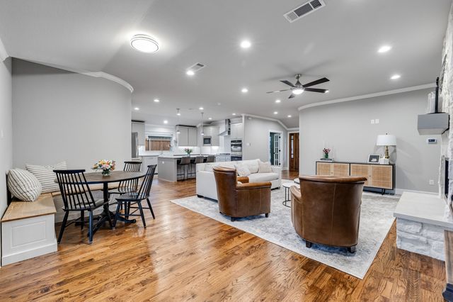317 Woodcrest Drive, Richardson, TX 75080