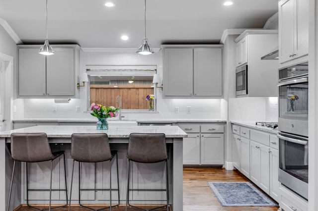 317 Woodcrest Drive, Richardson, TX 75080