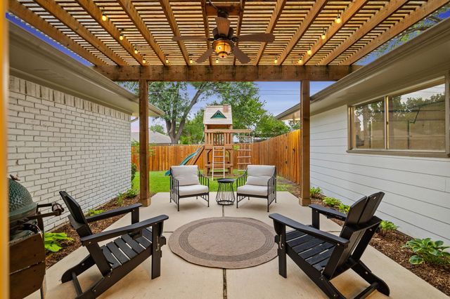 317 Woodcrest Drive, Richardson, TX 75080