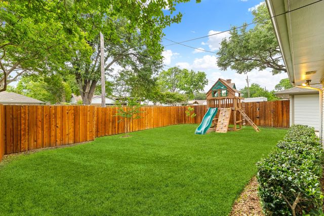 317 Woodcrest Drive, Richardson, TX 75080