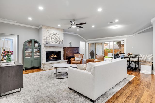 317 Woodcrest Drive, Richardson, TX 75080