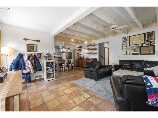 3600 OAK GROVE Rd, Rickreall, OR 97371