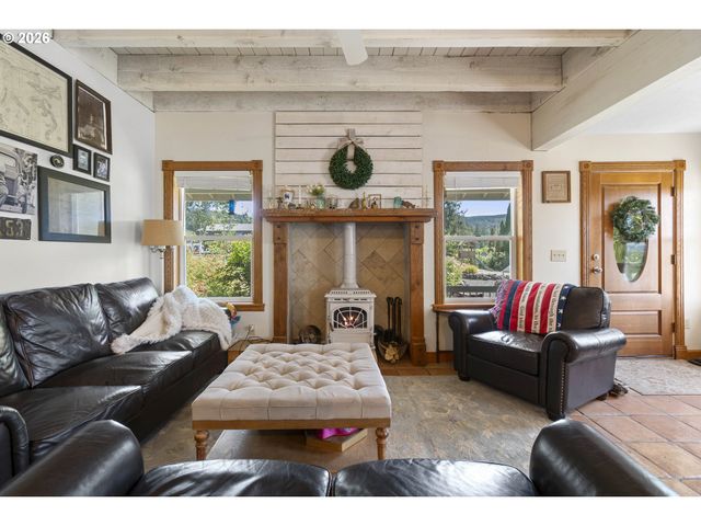3600 OAK GROVE Rd, Rickreall, OR 97371