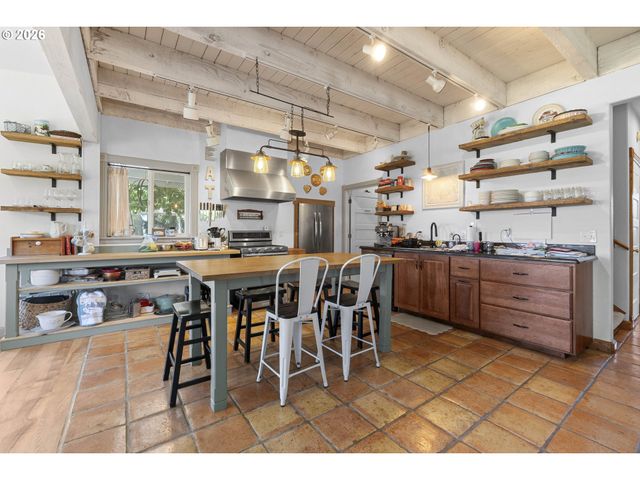 3600 OAK GROVE Rd, Rickreall, OR 97371