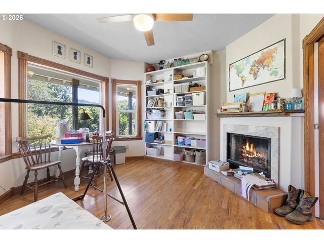 3600 OAK GROVE Rd, Rickreall, OR 97371