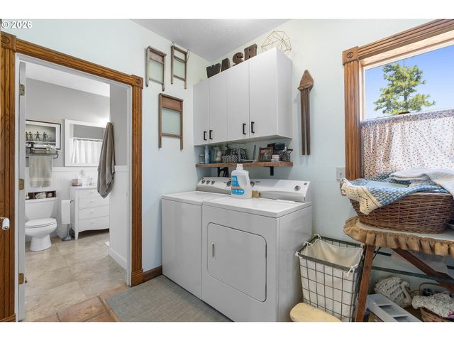 3600 OAK GROVE Rd, Rickreall, OR 97371