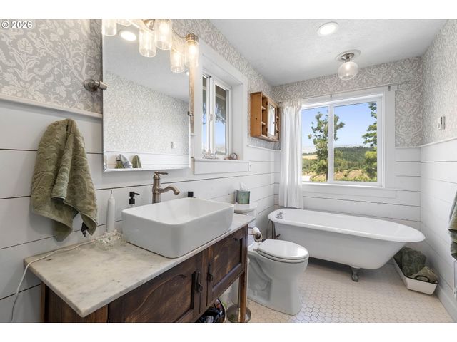 3600 OAK GROVE Rd, Rickreall, OR 97371