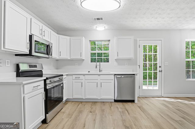 8375 Browns Mill Trace, Lithonia, GA 30038