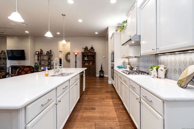 562 Singing Creek, Spring Branch, TX 78070