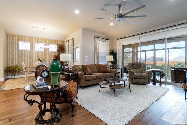 562 Singing Creek, Spring Branch, TX 78070