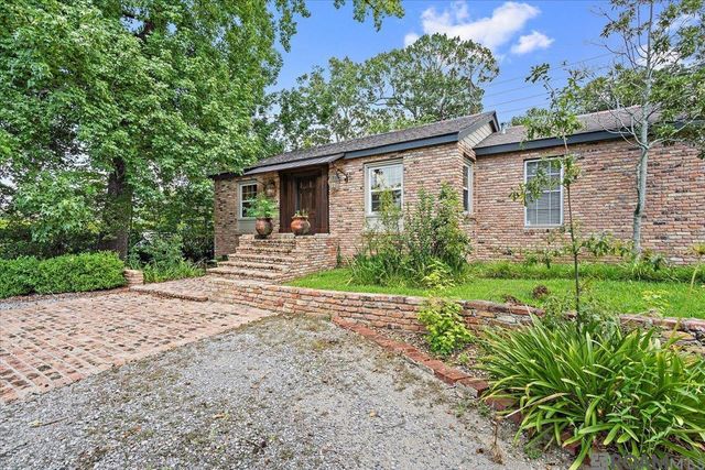 765 Longwood Dr, Baton Rouge, LA 70806