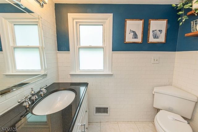 13 Elmwood Ter, Wayne Twp., NJ 07470