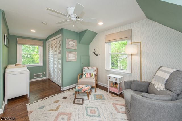 13 Elmwood Ter, Wayne Twp., NJ 07470