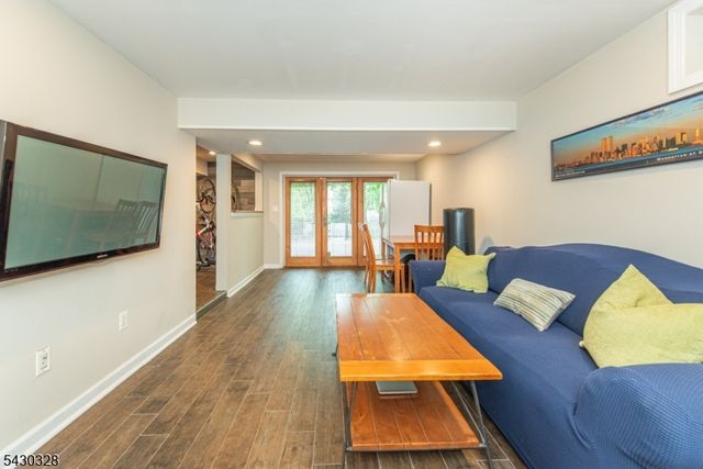 13 Elmwood Ter, Wayne Twp., NJ 07470