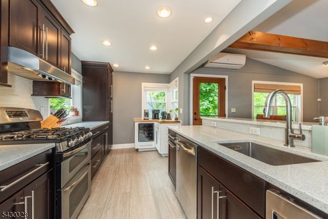 13 Elmwood Ter, Wayne Twp., NJ 07470