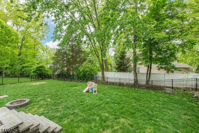 13 Elmwood Ter, Wayne Twp., NJ 07470