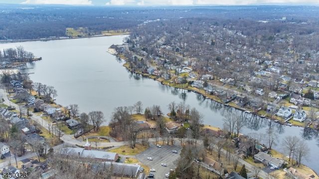 13 Elmwood Ter, Wayne Twp., NJ 07470