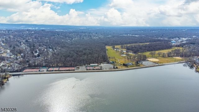 13 Elmwood Ter, Wayne Twp., NJ 07470