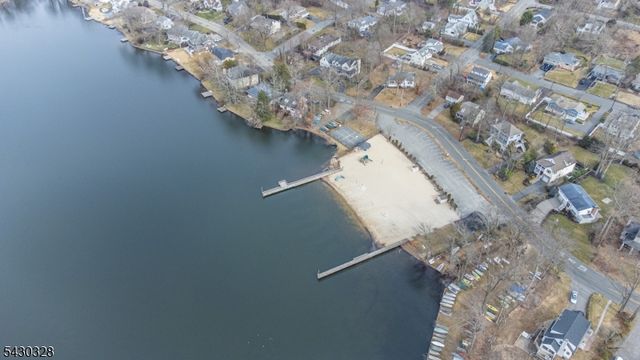 13 Elmwood Ter, Wayne Twp., NJ 07470