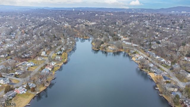 13 Elmwood Ter, Wayne Twp., NJ 07470