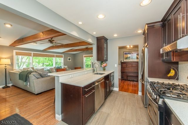 13 Elmwood Ter, Wayne Twp., NJ 07470