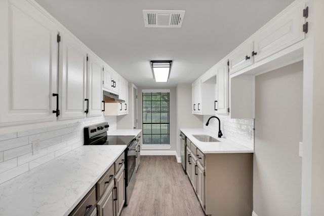 104 Prairie View Lane, Red Oak, TX 75154