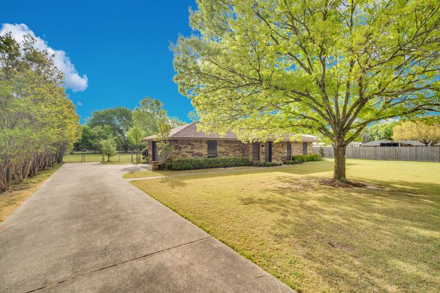 104 Prairie View Lane, Red Oak, TX 75154