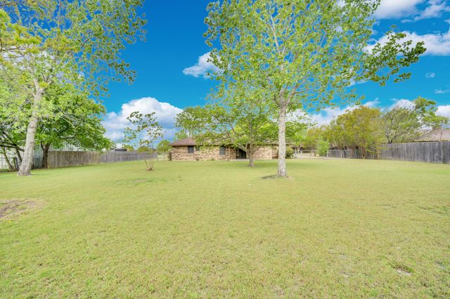 104 Prairie View Lane, Red Oak, TX 75154