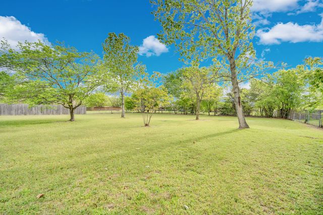 104 Prairie View Lane, Red Oak, TX 75154