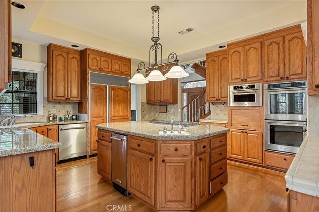 490 Bay View Court, Lake Arrowhead, CA 92352