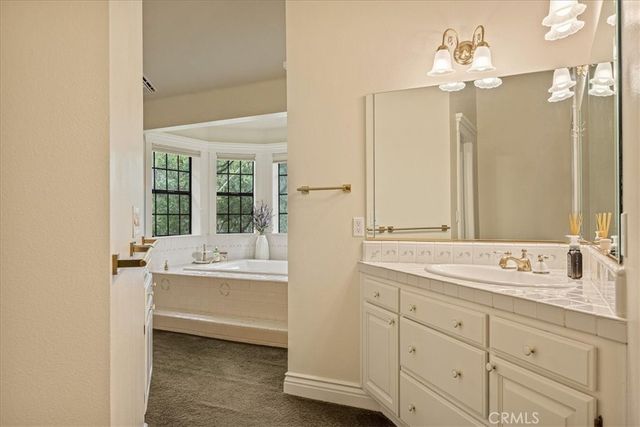 490 Bay View Court, Lake Arrowhead, CA 92352