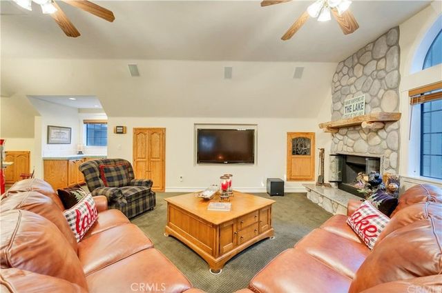 490 Bay View Court, Lake Arrowhead, CA 92352
