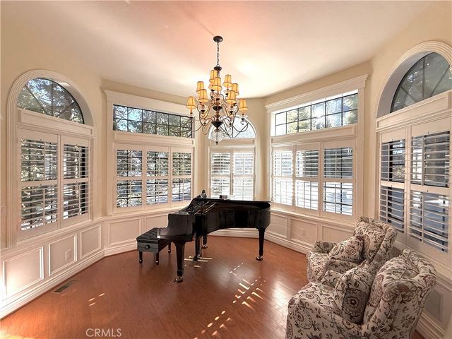 490 Bay View Court, Lake Arrowhead, CA 92352
