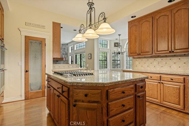 490 Bay View Court, Lake Arrowhead, CA 92352