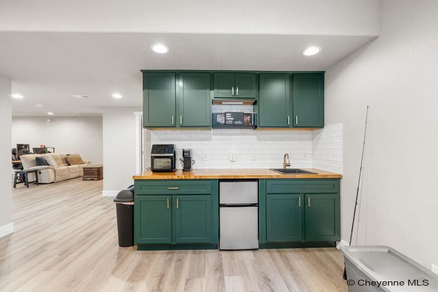 1110 HESS AVE, Cheyenne, WY 82001