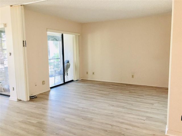 2316 S Cypress Bend Drive 220, Pompano Beach, FL 33069