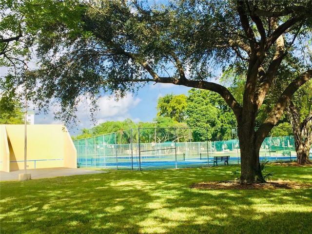 2316 S Cypress Bend Drive 220, Pompano Beach, FL 33069