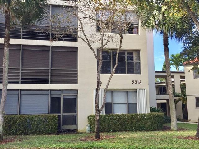 2316 S Cypress Bend Drive 220, Pompano Beach, FL 33069