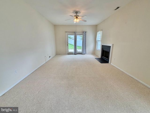 15 FOXCHASE DR, Burlington, NJ 08016