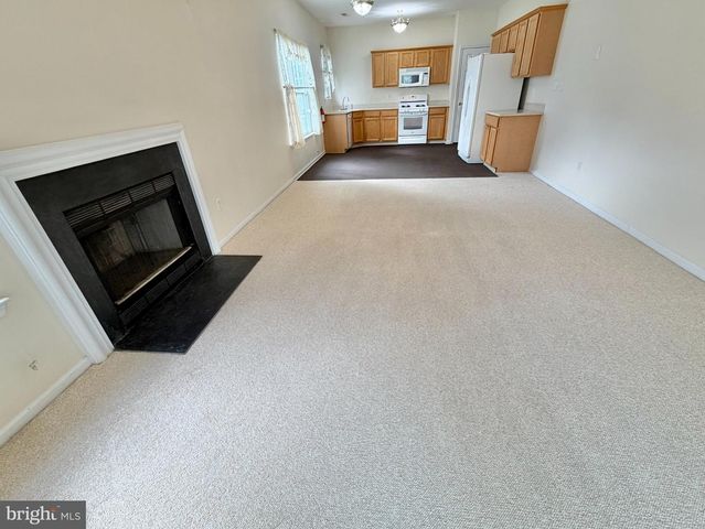 15 FOXCHASE DR, Burlington, NJ 08016