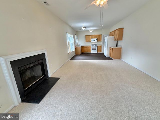 15 FOXCHASE DR, Burlington, NJ 08016