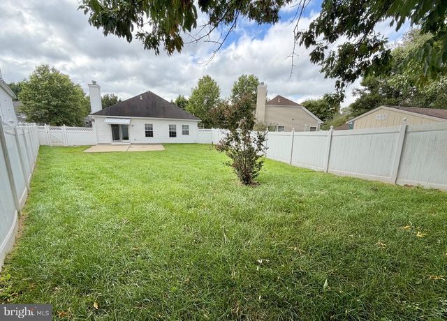 15 FOXCHASE DR, Burlington, NJ 08016