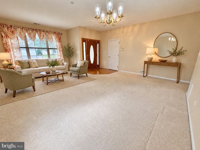 15 FOXCHASE DR, Burlington, NJ 08016