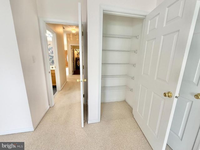 15 FOXCHASE DR, Burlington, NJ 08016